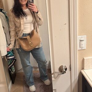 Meet your Posher, Sammie